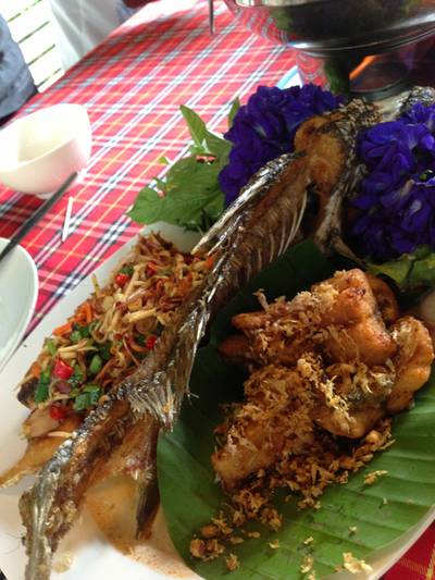 ปลาสองหน้า ที่ ร้านอาหาร Thong-U-Rai
