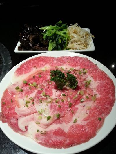 ผักยำเกาหลี3อย่าง 90 บาท ชอบมากๆ  ที่ ร้านอาหาร Yuu Restaurant La Villa อารีย์