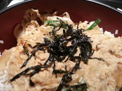 ข้าวหน้าไข่ 100 บาท ที่ ร้านอาหาร Yuu Restaurant La Villa อารีย์