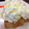 ขนมปังวิปมะพร้าวอ่อน ^^ ที่ ร้านอาหาร เล็กนมสด