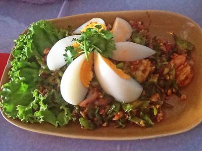 ยำถั่วพลู ที่ ร้านอาหาร เพื่อคุณ