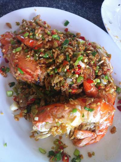 กุ้งแม่น้ำผัดพริกเกลือ ที่ ร้านอาหาร มุมอร่อย นาเกลือ