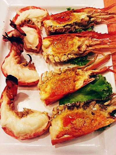 กุ้งเผา ตัวละ 580 เนื้อแน่น แห้ง ทำมาแกะง่ายสุดๆ อร่อยเหมือนทานริมทะเล ที่ ร้านอาหาร แหลมเจริญซีฟู้ด Central ลาดพร้าว