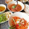 ต้มยำกระดูกอ่อน ขนมจีนน้ำเงี้ยว ตำแครอท ที่ ร้านอาหาร ขนมจีนบางกอก โลตัสพระราม 1