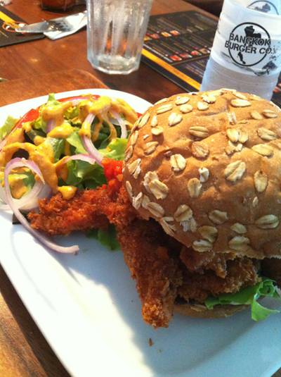 Nice burger Very Full ที่ ร้านอาหาร Bangkok Burger Co. ทองหล่อ 10