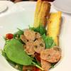 สลัดbaby Spinach ที่ ร้านอาหาร Another Hound Café 