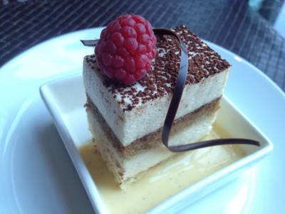 ร้านอาหาร Flavors @ Renaissance Ploenchit Hotel