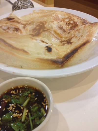 เกี๊ยวซ่า ที่ ร้านอาหาร Suki Bar