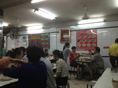 บรรยากาศภายในร้าน ที่ ร้านอาหาร เล็กต้มยำ เจริญนคร