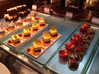 ร้านอาหาร Flavors @ Renaissance Ploenchit Hotel