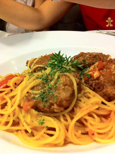 สปาเกตตี้หมูก้อน ที่ ร้านอาหาร Another Hound Café 