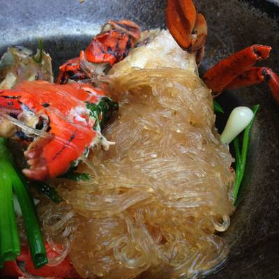 ปูอบวุ้นเส้น ที่ ร้านอาหาร อบอร่อย