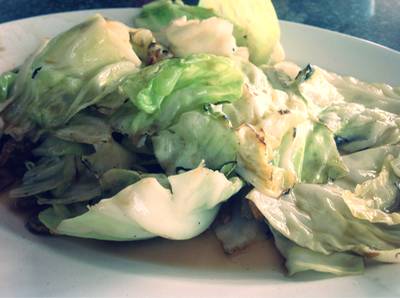 กะหล่ำปลีผัดน้ำปลา !! ที่ ร้านอาหาร มุมอร่อย นาเกลือ
