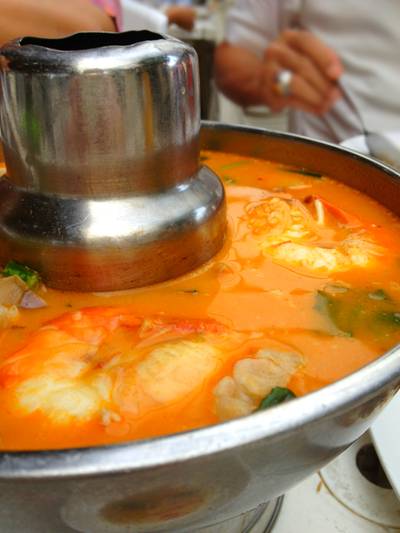 ต้มยำกุ้งน้ำข้นคลั่ก ที่ ร้านอาหาร อบอร่อย
