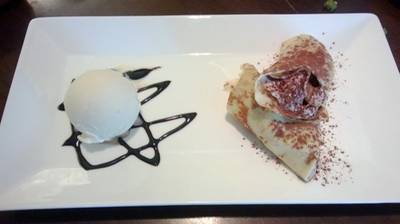 น่าจะเครปกล้วย แพงไม่ใช่เล่น ที่ ร้านอาหาร Anya's Place Salaya