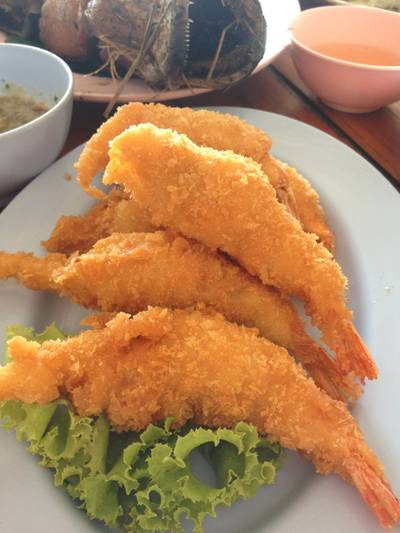 กุ้งชุบแป้งทอด ที่ ร้านอาหาร ครัวทองแดง