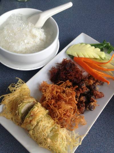 ข้าวแช่ ที่ ร้านอาหาร ปทุมเค้ก