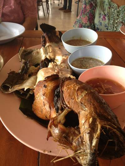 ปลาช่อนเผา ตัวบิ๊กๆ ที่ ร้านอาหาร ครัวทองแดง