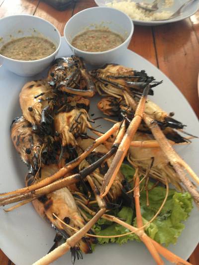 กุ้งเผา ที่ ร้านอาหาร ครัวทองแดง