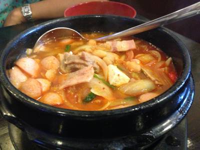 บูเดจิเก ชามเล็ก (250 บาท) ที่ ร้านอาหาร ซังกุง
