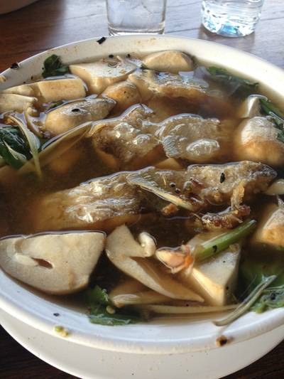 ต้มโคล้งปลาเนื้ออ่อน ที่ ร้านอาหาร ต้นน้ำ บางปะอิน