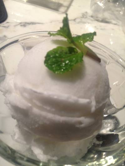 Coconut Sherbet อร่อยมากกกกกกกก อันนี้ห้ามพลาด ที่ ร้านอาหาร Greyhound Café สยามเซ็นเตอร์