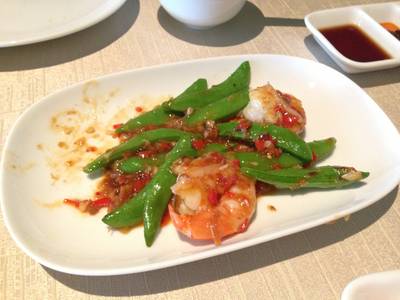 กุ้งผัดซอส XO ชอบสุดละจานนี้ ที่ ร้านอาหาร Yuan Millennium Hilton Hotel