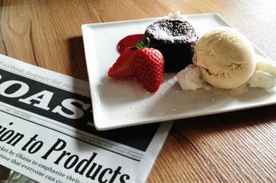 Warm Chocolate Lava ที่ ร้านอาหาร Roast Coffee & Eatery