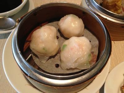 ฮะเก๋าคะน้า ที่ ร้านอาหาร Yuan Millennium Hilton Hotel