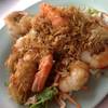 กุ้งทอดกระเทียม ที่ ร้านอาหาร สวนอาหารริมน้ำ
