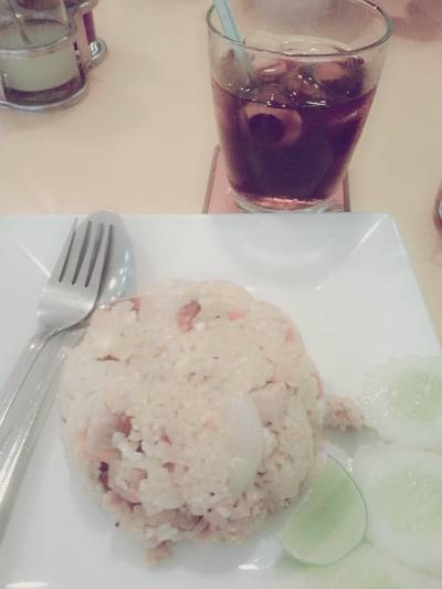 ข้าวผัดเวียดนาม ที่ ร้านอาหาร หมูทอดเจ๊จง หลังโลตัสพระราม 4