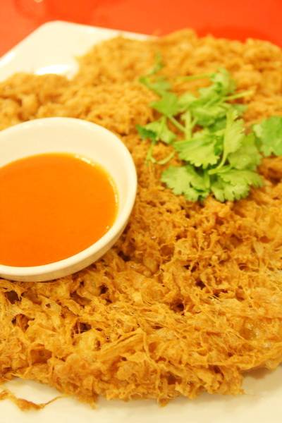 ไข่เจียวฟูปู ที่ ร้านอาหาร อบอาหร่อย