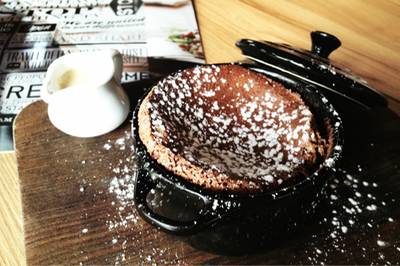 Chocolate Souffle ที่ ร้านอาหาร Roast Coffee & Eatery