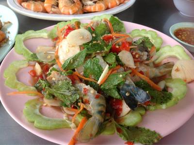 กุ้งแช่น้ำปลา ที่ ร้านอาหาร สวนอาหารริมน้ำ