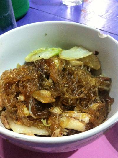 ปูอบวุ้นเส้น ที่ ร้านอาหาร โรจน์ ซีฟู้ด