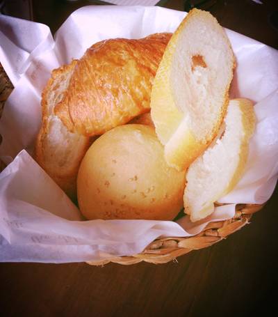 ขนมปัง ที่ ร้านอาหาร The Smoke House
