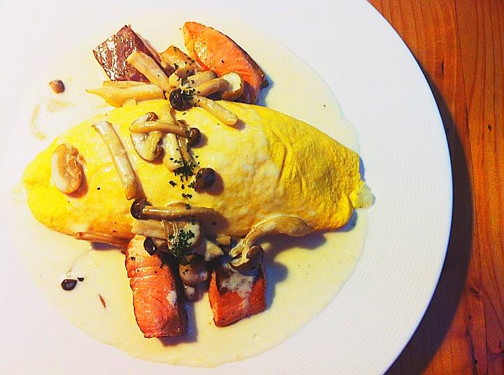 ข้าวไข่ราดครีมเห็ด Feat. แซลมอล~* ที่ ร้านอาหาร OMU (โอมุ) Park Lane