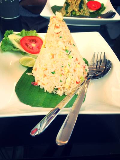 ข้าวผัดกุ้งงงงงงง ที่ ร้านอาหาร White House Coffee