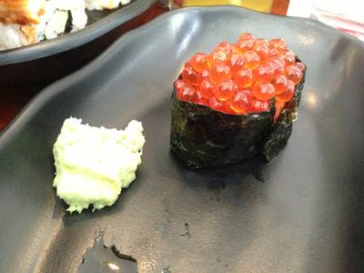 ปิดท้ายด้วยไข่แซลม่อนของโปรดค่ะ คำนี้ราคา220฿ ที่ ร้านอาหาร Sushi Masa ราชเทวี