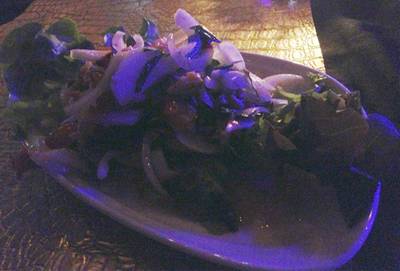 ยำแซลม่อนแซ่บๆ ที่ ร้านอาหาร Fallabella