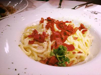 คาโบนาร่า ที่ ร้านอาหาร Checkmate Bar & Bistro