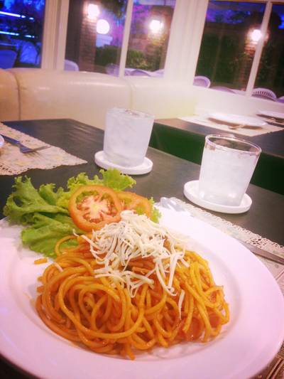 สปาเกตตี้ผัดแฮม ที่ ร้านอาหาร ประพักตร์