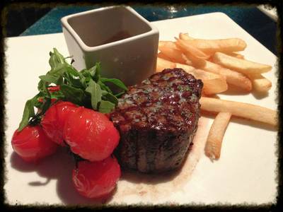 Tenderloin Steak ที่ ร้านอาหาร Vertigo Tenderloin Steak ที่ ร้านอาหาร Vertigo