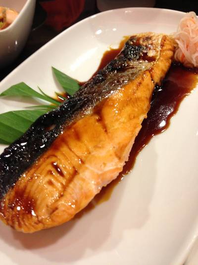 สเต็กแซลมอน ที่ ร้านอาหาร Kasa Japanese restaurant The Circle