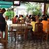 นั่งแบบมาเยอะ ที่ ร้านอาหาร เรือนทิพย์
