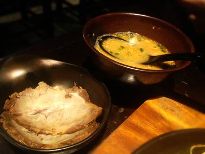 Topping Chashu + น้ำราด ที่ ร้านอาหาร Ramen Suteiji