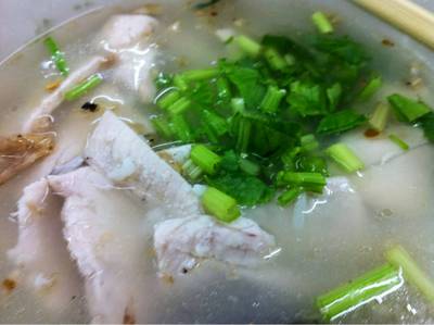 ข้าวต้มปลา ที่ ร้านอาหาร ฮ้อข้าวต้มปลา (กิมโป้)