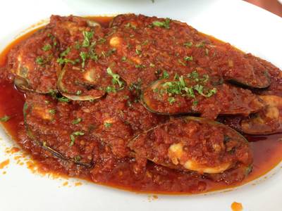 Baked Mussels in a Tomato Sauce ที่ ร้านอาหาร ปันปัน Baked Mussels in a Tomato Sauce ที่ ร้านอาหาร ปันปัน