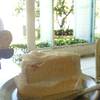เค้กมะพร้าวอ่อนอร่อยๆ กับบรรยากาศริมทะเลชิวๆ ที่ ร้านอาหาร อยู่เย็น หัวหิน บัลโคนี่