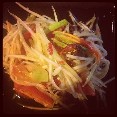 ส้มตำ ที่ ร้านอาหาร ไก่ย่างโคราช